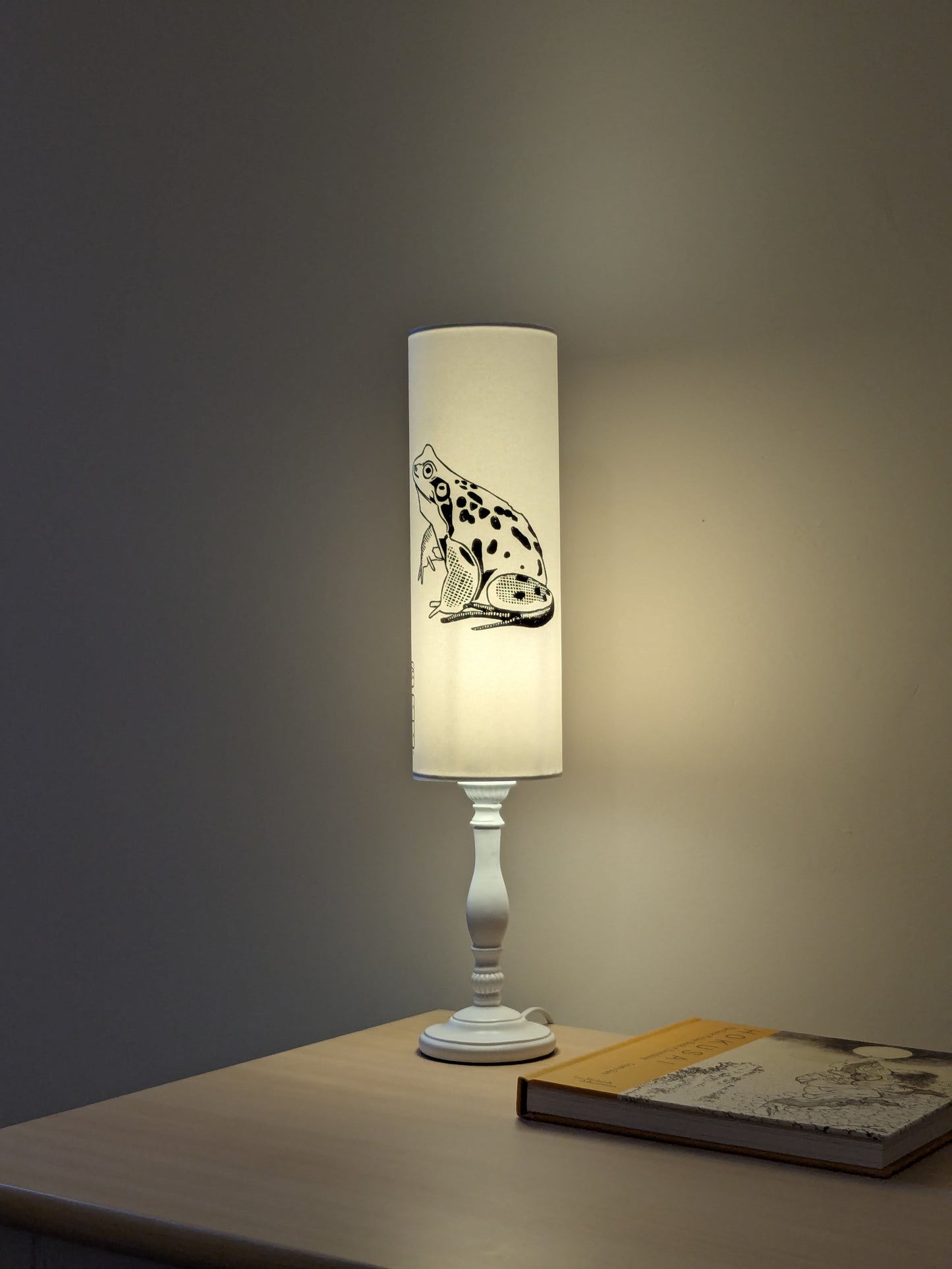 Common Frog Table Lamp